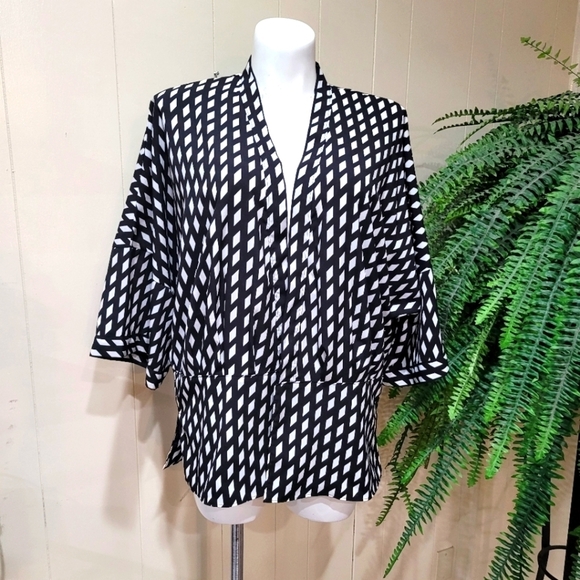 Banana Republic Jackets & Blazers - Banana Republic Moroccan Plus Size Cardigan B&W Print Women’s Sz L Kimono